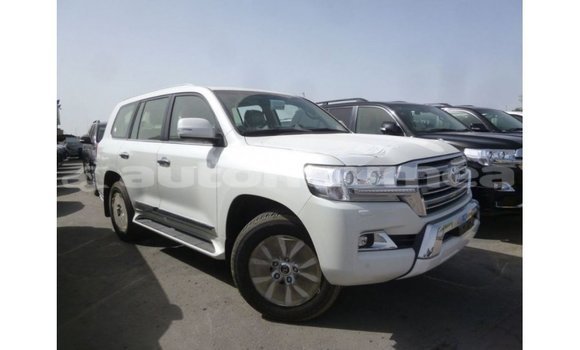 Acheter Import Voiture Toyota Land Cruiser Blanc à Import - Dubai, Iles Acheter Import Voiture Toyota Land Cruiser Blanc à Import - Dubai, Iles
