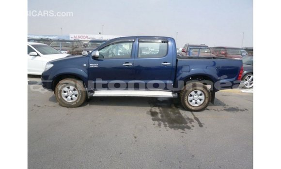 Acheter Import Voiture Toyota Hilux Bleu à Import - Dubai, Iles Acheter Import Voiture Toyota Hilux Bleu à Import - Dubai, Iles