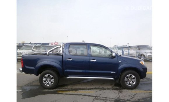 Acheter Import Voiture Toyota Hilux Bleu à Import - Dubai, Iles Acheter Import Voiture Toyota Hilux Bleu à Import - Dubai, Iles