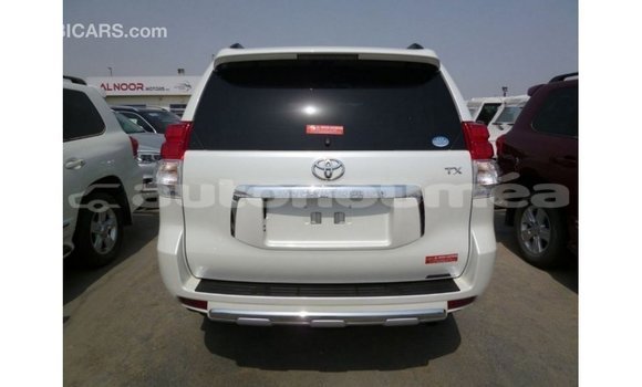Acheter Import Voiture Toyota Prado Blanc à Import - Dubai, Iles Acheter Import Voiture Toyota Prado Blanc à Import - Dubai, Iles
