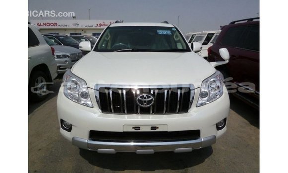 Acheter Import Voiture Toyota Prado Blanc à Import - Dubai, Iles Acheter Import Voiture Toyota Prado Blanc à Import - Dubai, Iles