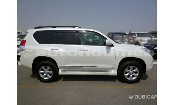 Acheter Import Voiture Toyota Prado Blanc à Import - Dubai, Iles Acheter Import Voiture Toyota Prado Blanc à Import - Dubai, Iles