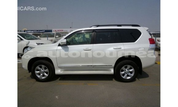 Acheter Import Voiture Toyota Prado Blanc à Import - Dubai, Iles Acheter Import Voiture Toyota Prado Blanc à Import - Dubai, Iles