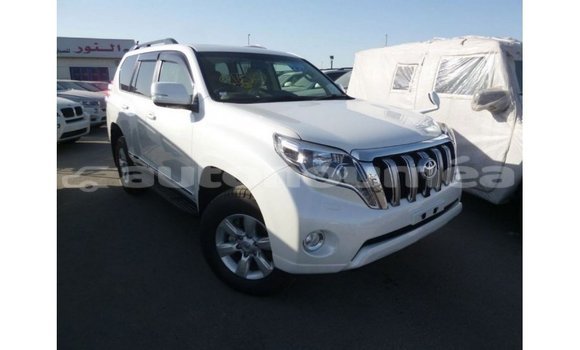 Acheter Import Voiture Toyota Prado Blanc à Import - Dubai, Iles Acheter Import Voiture Toyota Prado Blanc à Import - Dubai, Iles