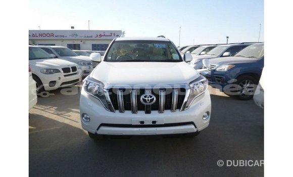 Acheter Import Voiture Toyota Prado Blanc à Import - Dubai, Iles Acheter Import Voiture Toyota Prado Blanc à Import - Dubai, Iles