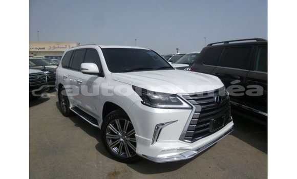 Acheter Import Voiture Lexus LX Blanc à Import - Dubai, Iles Acheter Import Voiture Lexus LX Blanc à Import - Dubai, Iles