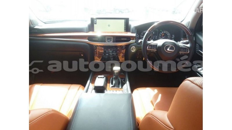 Big with watermark lexus lx iles import dubai 3149
