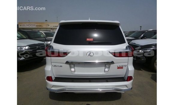 Acheter Import Voiture Lexus LX Blanc à Import - Dubai, Iles Acheter Import Voiture Lexus LX Blanc à Import - Dubai, Iles
