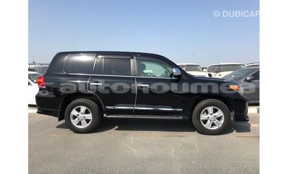 Acheter Import Voiture Toyota Land Cruiser Noir à Import - Dubai, Iles Acheter Import Voiture Toyota Land Cruiser Noir à Import - Dubai, Iles