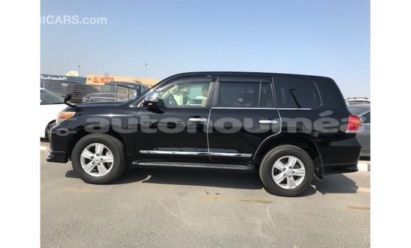 Acheter Import Voiture Toyota Land Cruiser Noir à Import - Dubai, Iles Acheter Import Voiture Toyota Land Cruiser Noir à Import - Dubai, Iles
