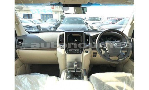 Buy Import Toyota Land Cruiser Black Car in Import - Dubai in Iles Buy Import Toyota Land Cruiser Black Car in Import - Dubai in Iles