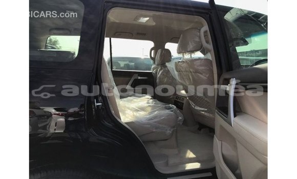Buy Import Toyota Land Cruiser Black Car in Import - Dubai in Iles Buy Import Toyota Land Cruiser Black Car in Import - Dubai in Iles