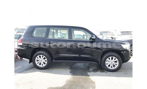 Buy Import Toyota Land Cruiser Black Car in Import - Dubai in Iles Buy Import Toyota Land Cruiser Black Car in Import - Dubai in Iles