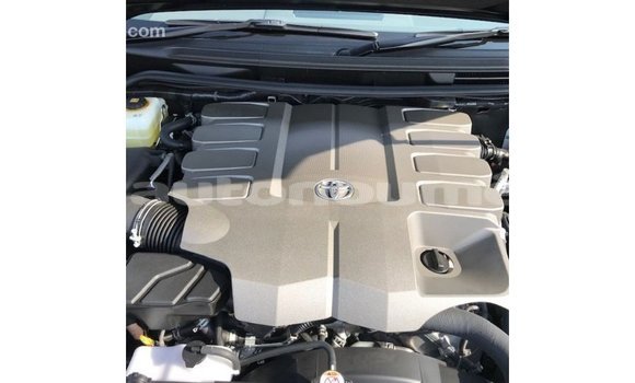 Buy Import Toyota Land Cruiser Black Car in Import - Dubai in Iles Buy Import Toyota Land Cruiser Black Car in Import - Dubai in Iles