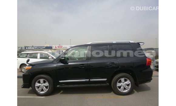 Acheter Import Voiture Toyota Land Cruiser Noir à Import - Dubai, Iles Acheter Import Voiture Toyota Land Cruiser Noir à Import - Dubai, Iles