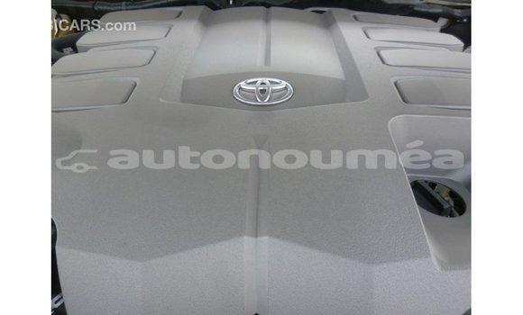 Acheter Import Voiture Toyota Land Cruiser Blanc à Import - Dubai, Iles Acheter Import Voiture Toyota Land Cruiser Blanc à Import - Dubai, Iles