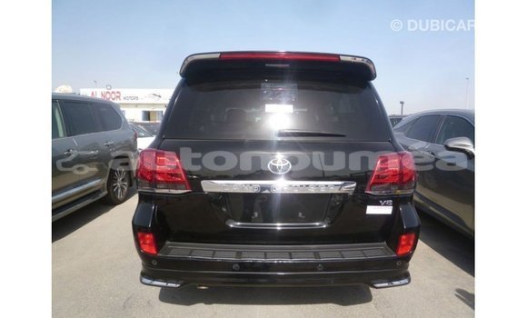 Acheter Import Voiture Toyota Land Cruiser Noir à Import - Dubai, Iles Acheter Import Voiture Toyota Land Cruiser Noir à Import - Dubai, Iles