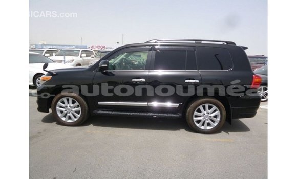 Acheter Import Voiture Toyota Land Cruiser Noir à Import - Dubai, Iles Acheter Import Voiture Toyota Land Cruiser Noir à Import - Dubai, Iles