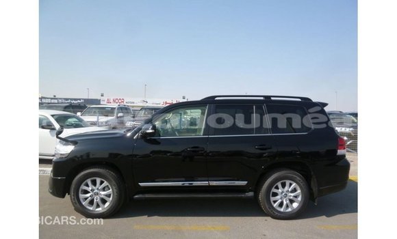 Acheter Import Voiture Toyota Land Cruiser Noir à Import - Dubai, Iles Acheter Import Voiture Toyota Land Cruiser Noir à Import - Dubai, Iles