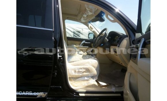 Acheter Import Voiture Toyota Land Cruiser Noir à Import - Dubai, Iles Acheter Import Voiture Toyota Land Cruiser Noir à Import - Dubai, Iles