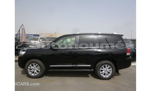 Acheter Import Voiture Toyota Land Cruiser Noir à Import - Dubai, Iles Acheter Import Voiture Toyota Land Cruiser Noir à Import - Dubai, Iles