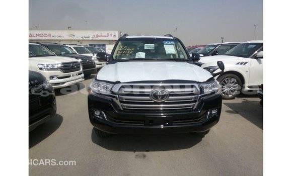 Acheter Import Voiture Toyota Land Cruiser Noir à Import - Dubai, Iles Acheter Import Voiture Toyota Land Cruiser Noir à Import - Dubai, Iles