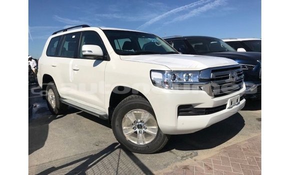 Acheter Import Voiture Toyota Land Cruiser Blanc à Import - Dubai, Iles Acheter Import Voiture Toyota Land Cruiser Blanc à Import - Dubai, Iles