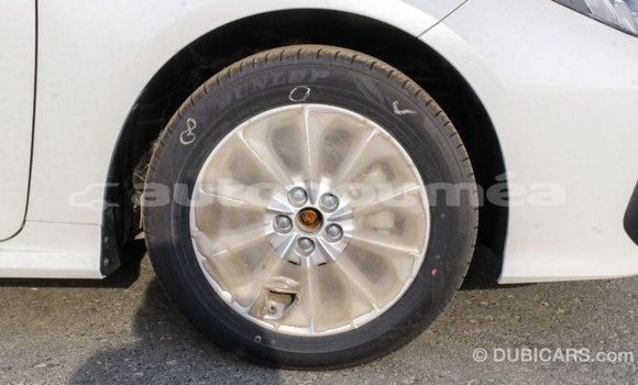 Buy Import Toyota Corolla White Car in Import - Dubai in Iles Buy Import Toyota Corolla White Car in Import - Dubai in Iles