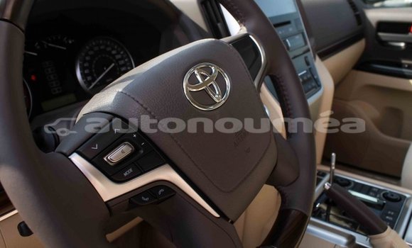 Buy Import Toyota Land Cruiser Black Car in Import - Dubai in Iles Buy Import Toyota Land Cruiser Black Car in Import - Dubai in Iles