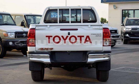 Buy Import Toyota Hilux White Car in Import - Dubai in Iles Buy Import Toyota Hilux White Car in Import - Dubai in Iles