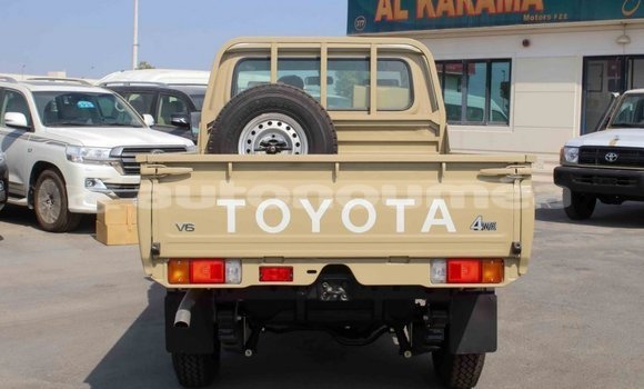 Acheter Import Voiture Toyota Land Cruiser Beige à Import - Dubai, Iles Acheter Import Voiture Toyota Land Cruiser Beige à Import - Dubai, Iles