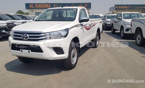 Buy Import Toyota Hilux White Car in Import - Dubai in Iles Buy Import Toyota Hilux White Car in Import - Dubai in Iles