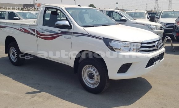 Buy Import Toyota Hilux White Car in Import - Dubai in Iles Buy Import Toyota Hilux White Car in Import - Dubai in Iles