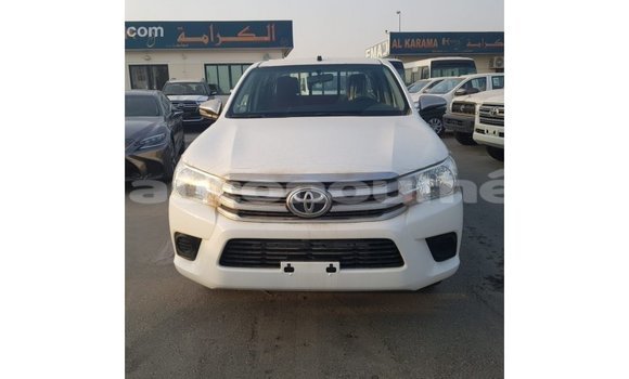 Buy Import Toyota Hilux White Car in Import - Dubai in Iles Buy Import Toyota Hilux White Car in Import - Dubai in Iles