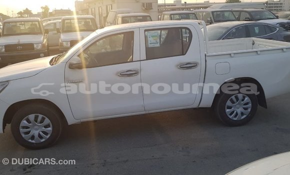 Buy Import Toyota Hilux White Car in Import - Dubai in Iles Buy Import Toyota Hilux White Car in Import - Dubai in Iles