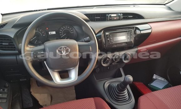 Buy Import Toyota Hilux White Car in Import - Dubai in Iles Buy Import Toyota Hilux White Car in Import - Dubai in Iles