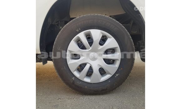 Buy Import Toyota Hilux White Car in Import - Dubai in Iles Buy Import Toyota Hilux White Car in Import - Dubai in Iles