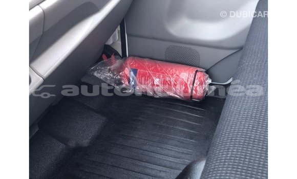 Buy Import Mitsubishi Carisma White Car in Import - Dubai in Iles Buy Import Mitsubishi Carisma White Car in Import - Dubai in Iles