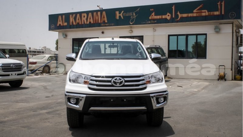 Big with watermark toyota hilux iles import dubai 3211