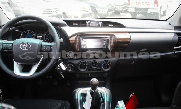 Buy Import Toyota Hilux White Car in Import - Dubai in Iles Buy Import Toyota Hilux White Car in Import - Dubai in Iles