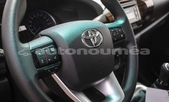 Buy Import Toyota Hilux White Car in Import - Dubai in Iles Buy Import Toyota Hilux White Car in Import - Dubai in Iles