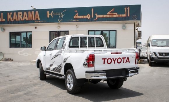 Buy Import Toyota Hilux White Car in Import - Dubai in Iles Buy Import Toyota Hilux White Car in Import - Dubai in Iles