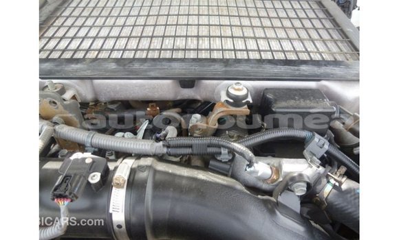 Acheter Import Voiture Toyota Land Cruiser Blanc à Import - Dubai, Iles Acheter Import Voiture Toyota Land Cruiser Blanc à Import - Dubai, Iles