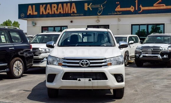 Acheter Import Voiture Toyota Hilux Blanc à Import - Dubai, Iles Acheter Import Voiture Toyota Hilux Blanc à Import - Dubai, Iles