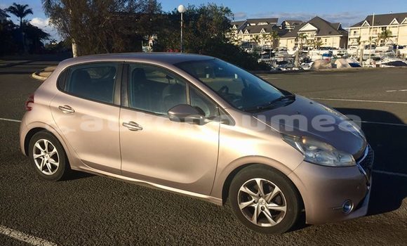 Acheter Occasion Voiture Peugeot 208 Autre à Vao, Iles