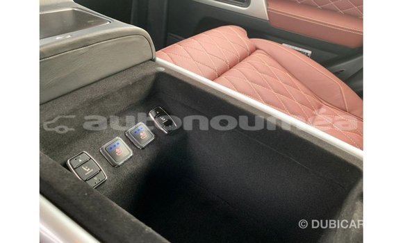 Acheter Import Voiture Toyota Land Cruiser Noir à Import - Dubai, Iles Acheter Import Voiture Toyota Land Cruiser Noir à Import - Dubai, Iles