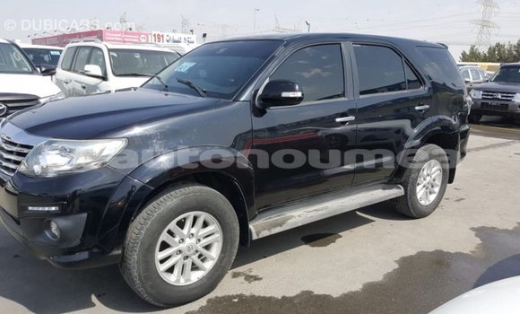 Acheter Import Voiture Toyota Fortuner Noir à Import - Dubai, Iles Acheter Import Voiture Toyota Fortuner Noir à Import - Dubai, Iles