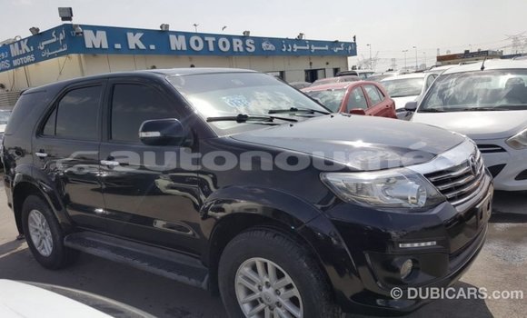 Acheter Import Voiture Toyota Fortuner Noir à Import - Dubai, Iles Acheter Import Voiture Toyota Fortuner Noir à Import - Dubai, Iles