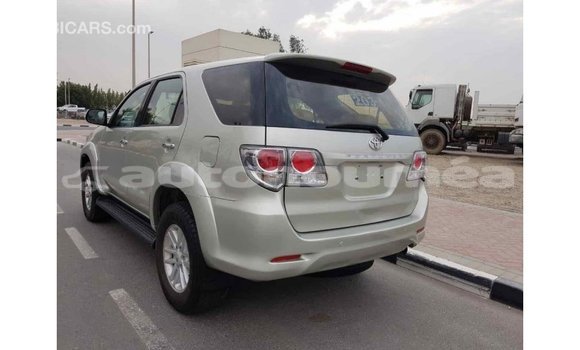 Acheter Import Voiture Toyota Fortuner Autre à Import - Dubai, Iles Acheter Import Voiture Toyota Fortuner Autre à Import - Dubai, Iles