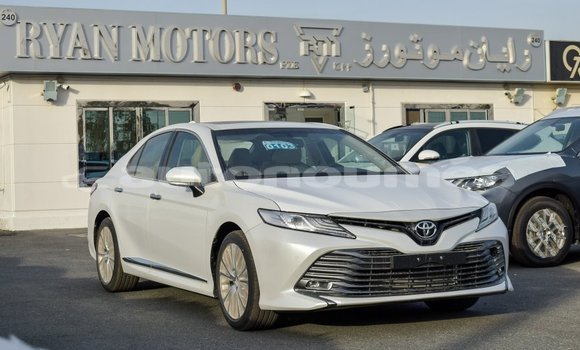 Buy Import Toyota Camry White Car in Import - Dubai in Iles Buy Import Toyota Camry White Car in Import - Dubai in Iles